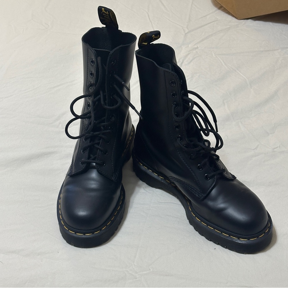 Dr. Martens 1490 Bex Black